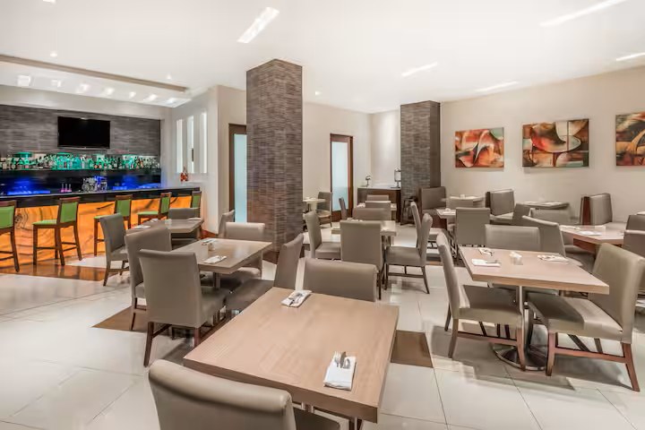 Restaurante del Wyndham Garden San José Escazú